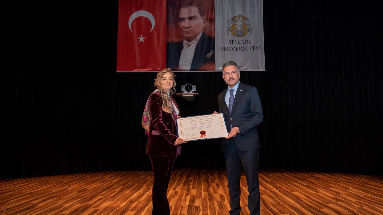 Selçuk Üniversitesinde 14 Mart Cübbe Giydirme ve Ödül Töreni düzenlendi